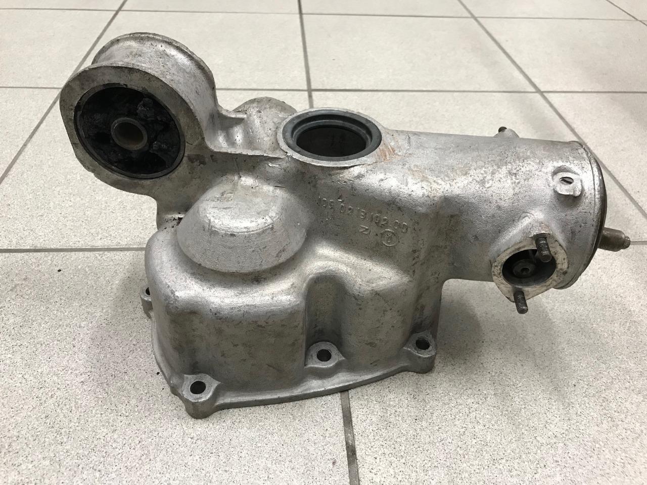 Cloche de boite de vitesse Alfa Romeo Typ 105 LesAnciennes.com