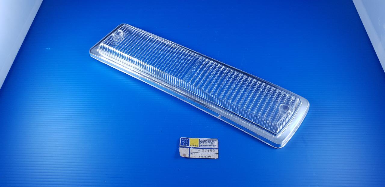 Cabochon feu clignotant gauche PEUGEOT 304 LesAnciennes.com