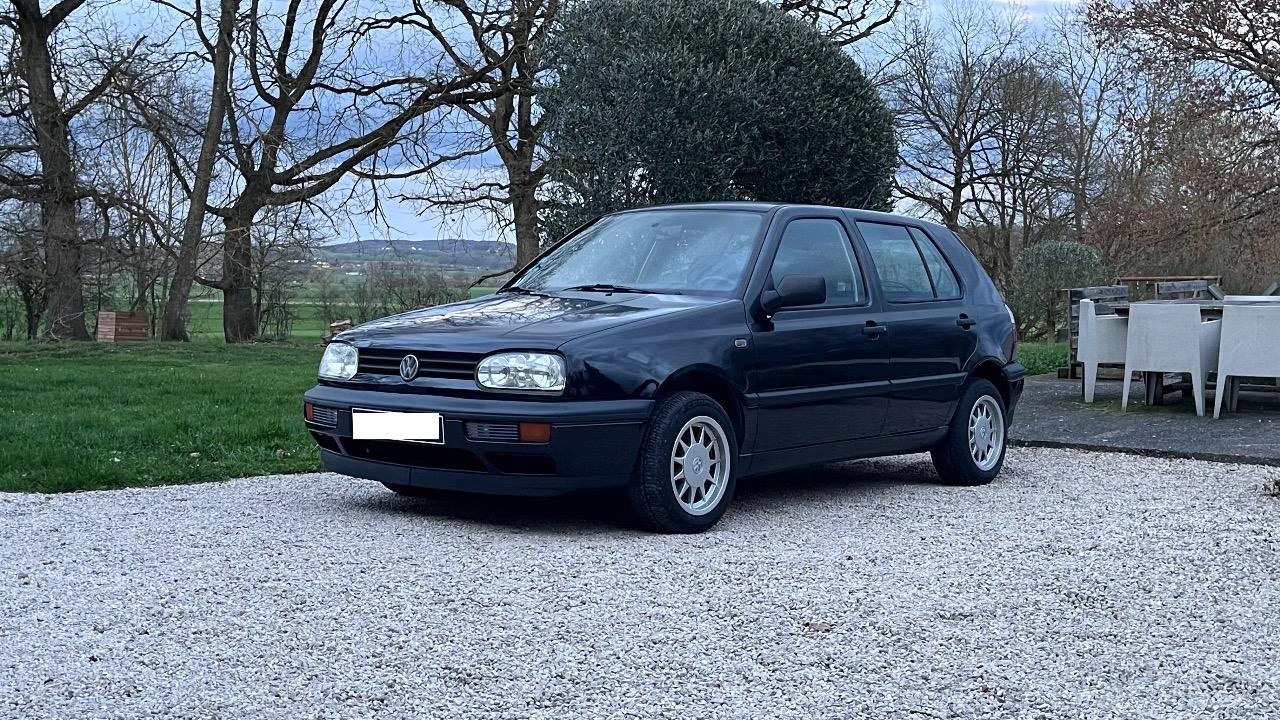 VOLKSWAGEN Golf 3 TDI 90 - 1996 LesAnciennes.com