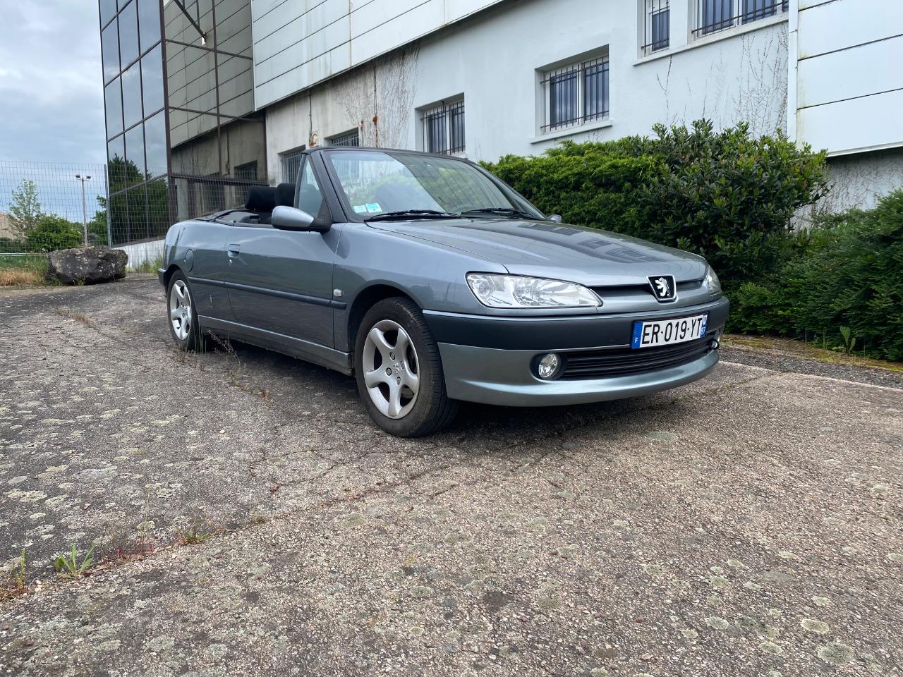 PEUGEOT 306 Cabriolet - 2001 LesAnciennes.com
