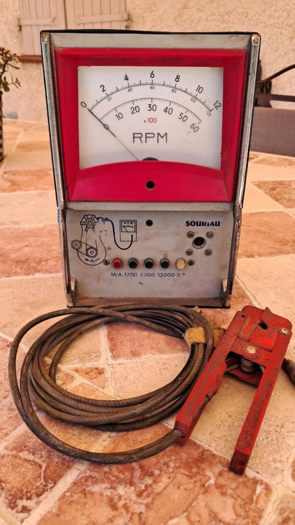 Appareil de contrôle régime moteur Souriau LesAnciennes.com