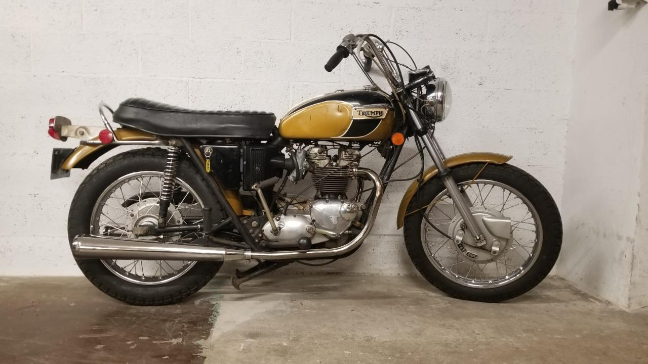 TRIUMPH Bonneville T120 BONNEVILLE T 120 R - 1971 LesAnciennes.com