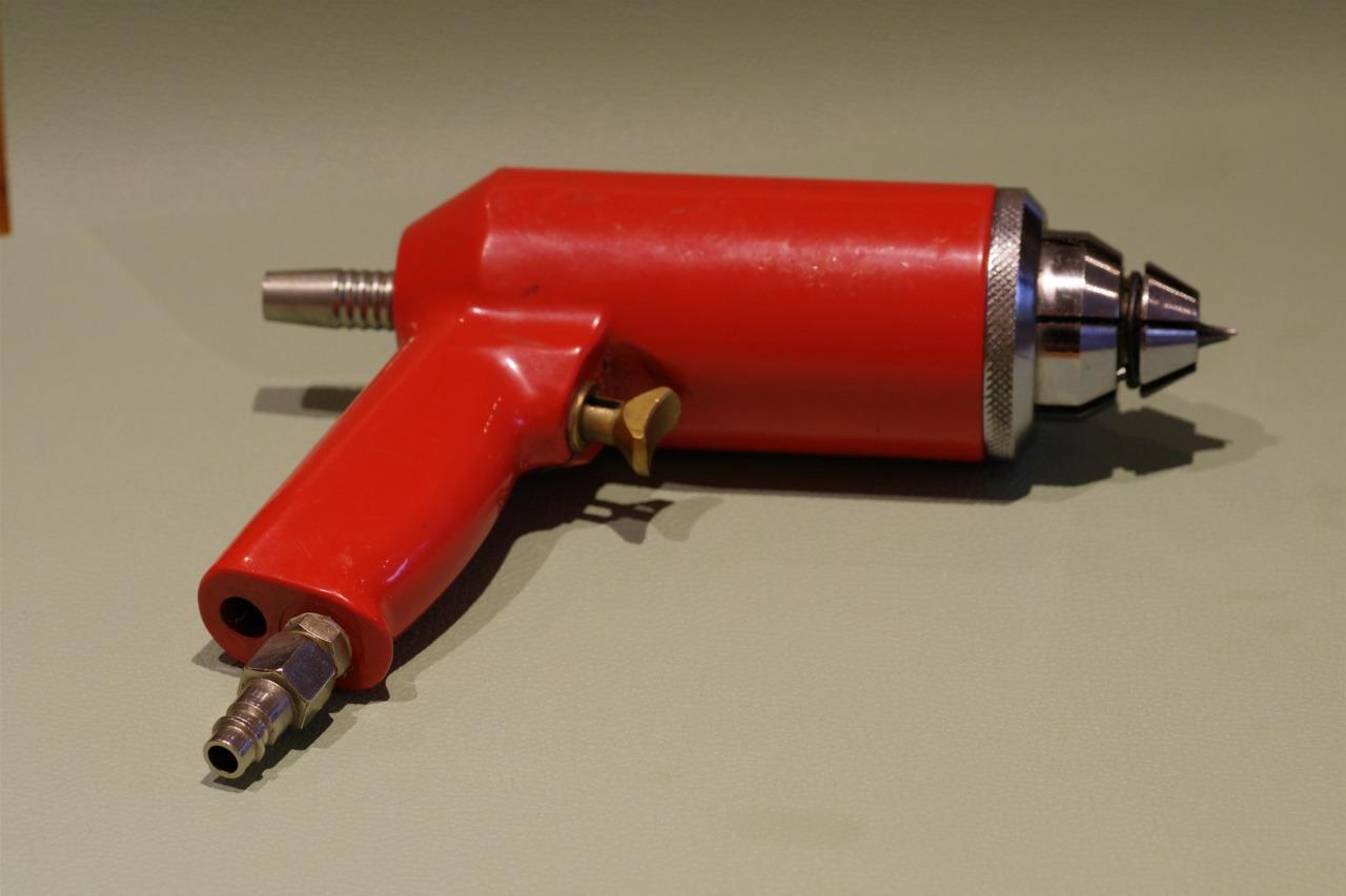 Clouteur de pneus LesAnciennes.com