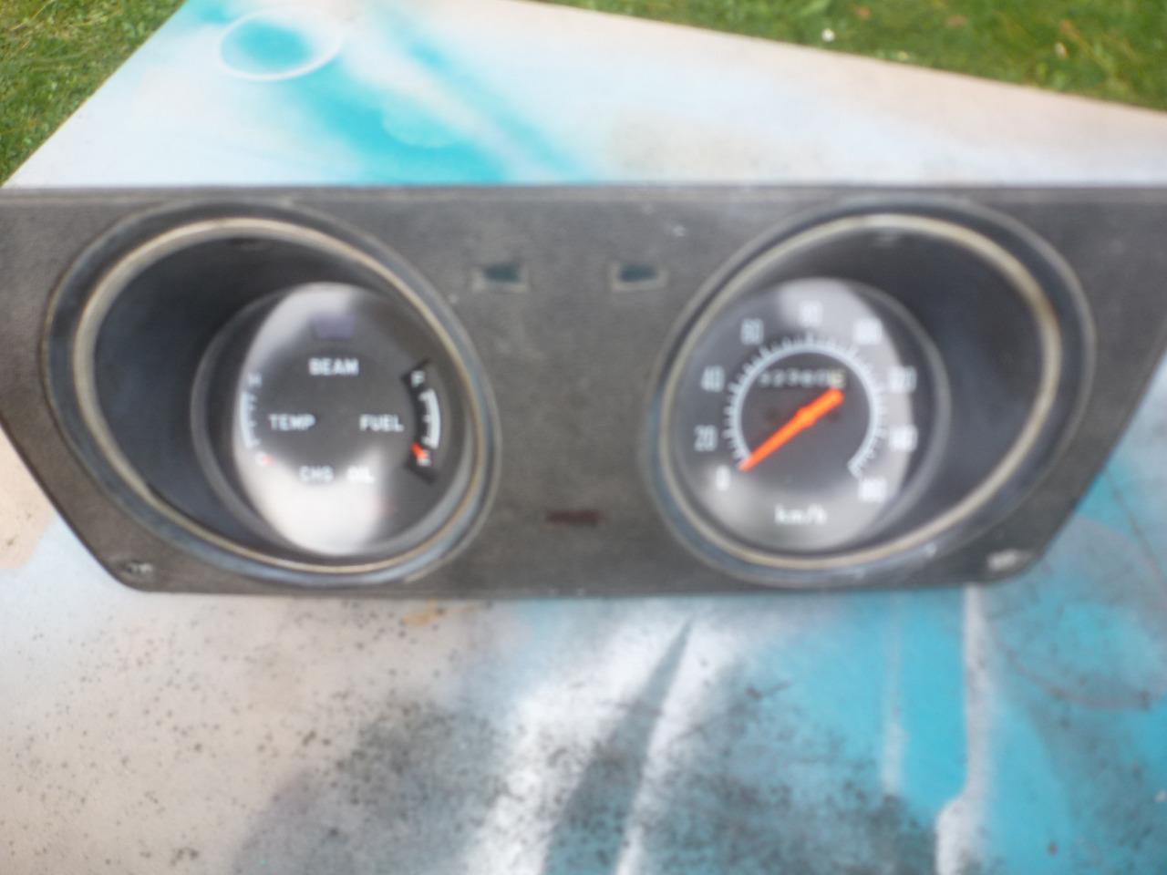 TOYOTA 1000 Et E20: compteur +jauges LesAnciennes.com