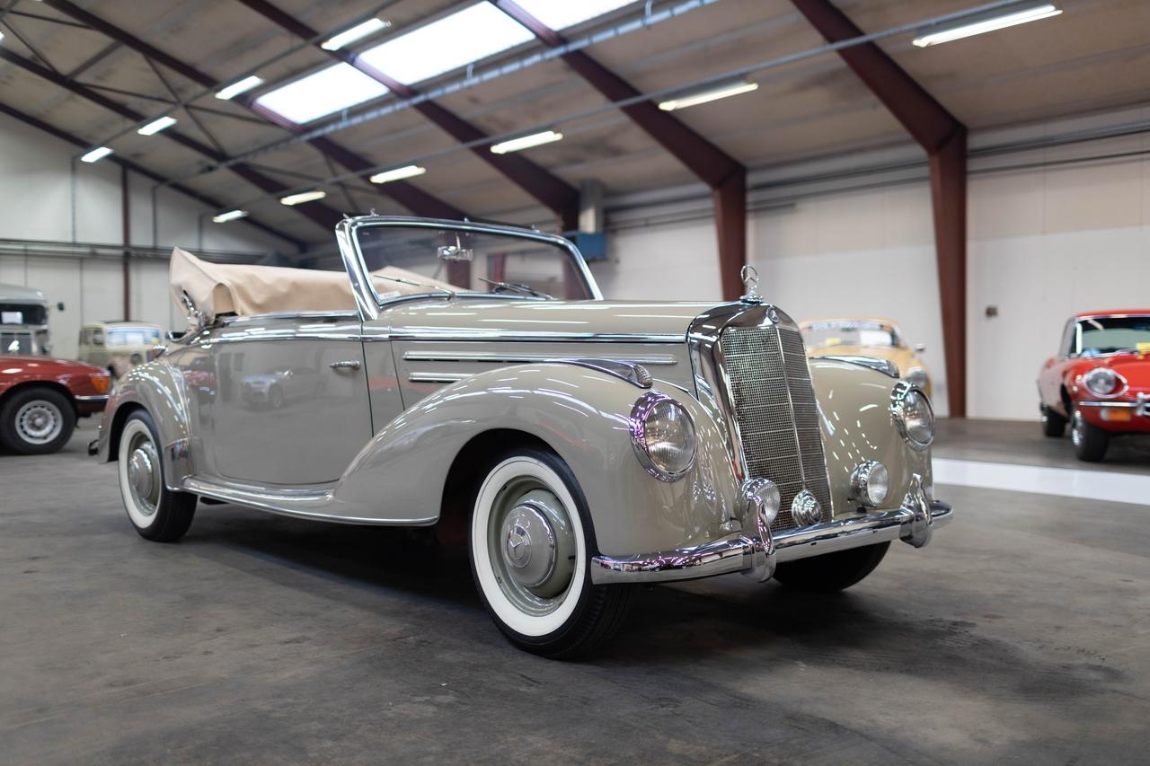 1952 Mercedes-Benz 220 ''Cabriolet A'' (W187) LesAnciennes.com