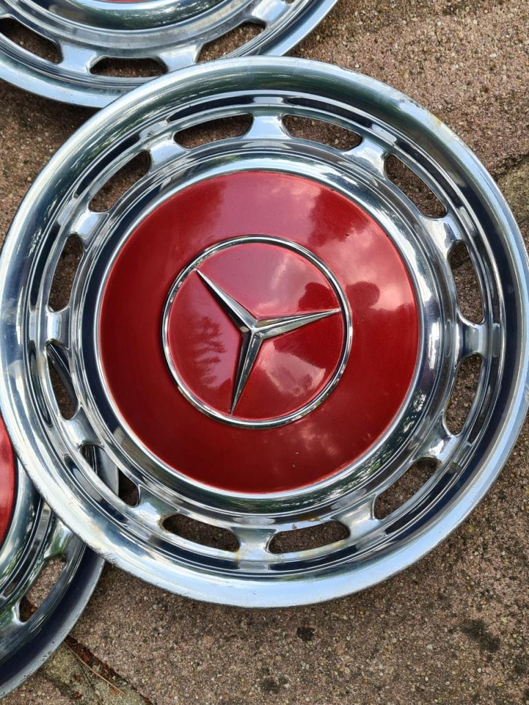 Enjoliveurs MERCEDES 350 SLC LesAnciennes.com