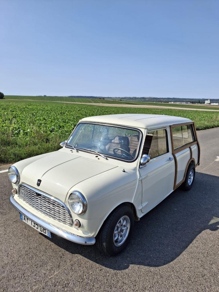AUSTIN Mini 1000 Countryman - 1975 LesAnciennes.com