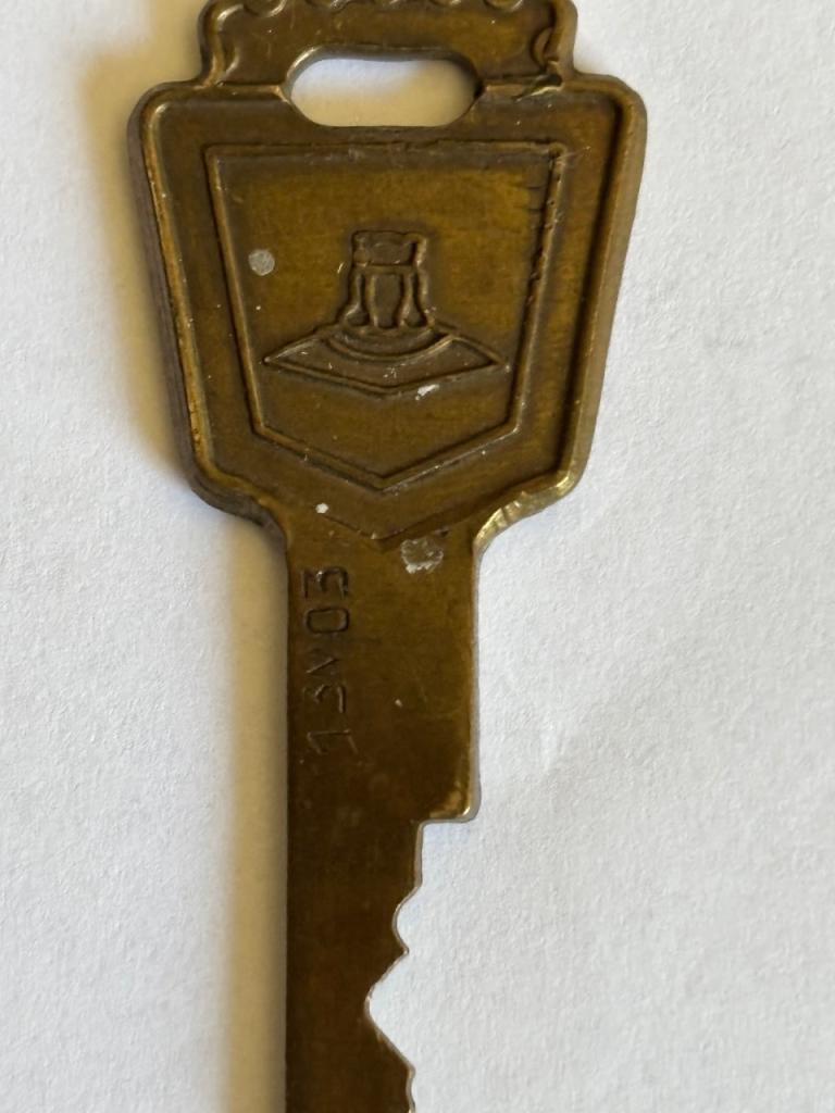 Anciwnn clef de SIMCA LesAnciennes.com