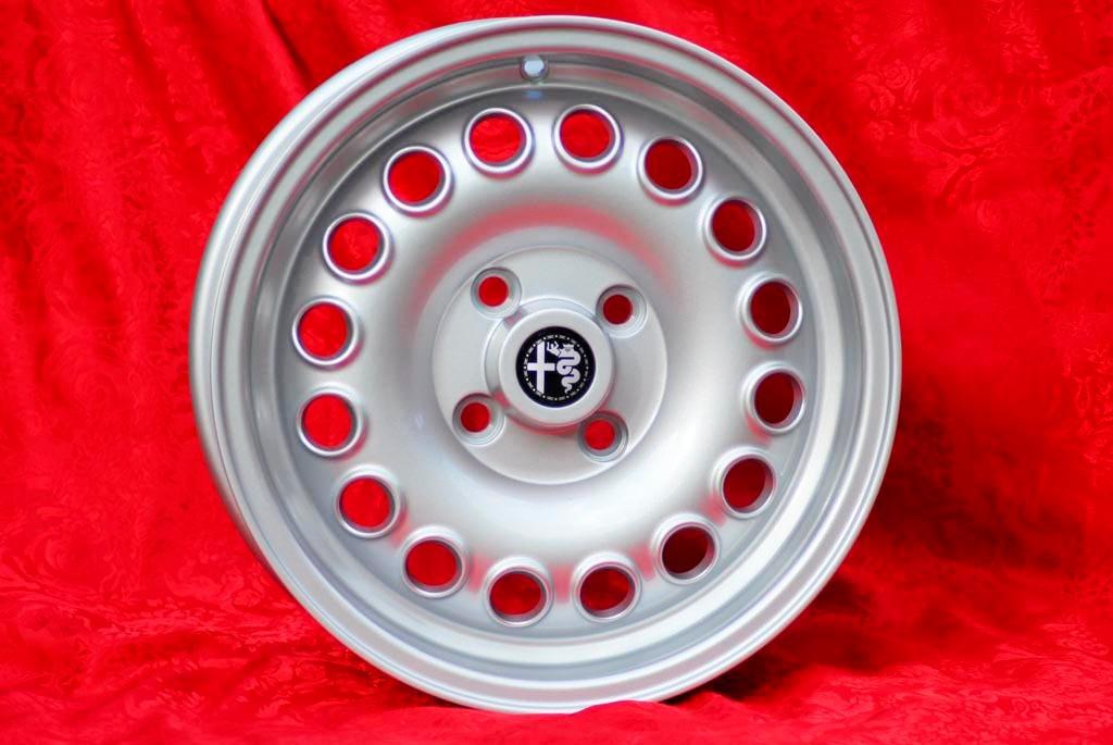 1 pz. cerchio Alfa Romeo Campagnolo 7x15 ET29 105 LesAnciennes.com