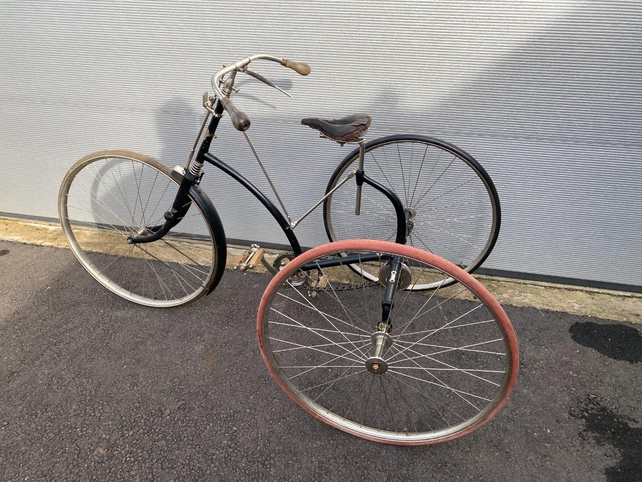 Tricycle velo peugeot LesAnciennes.com