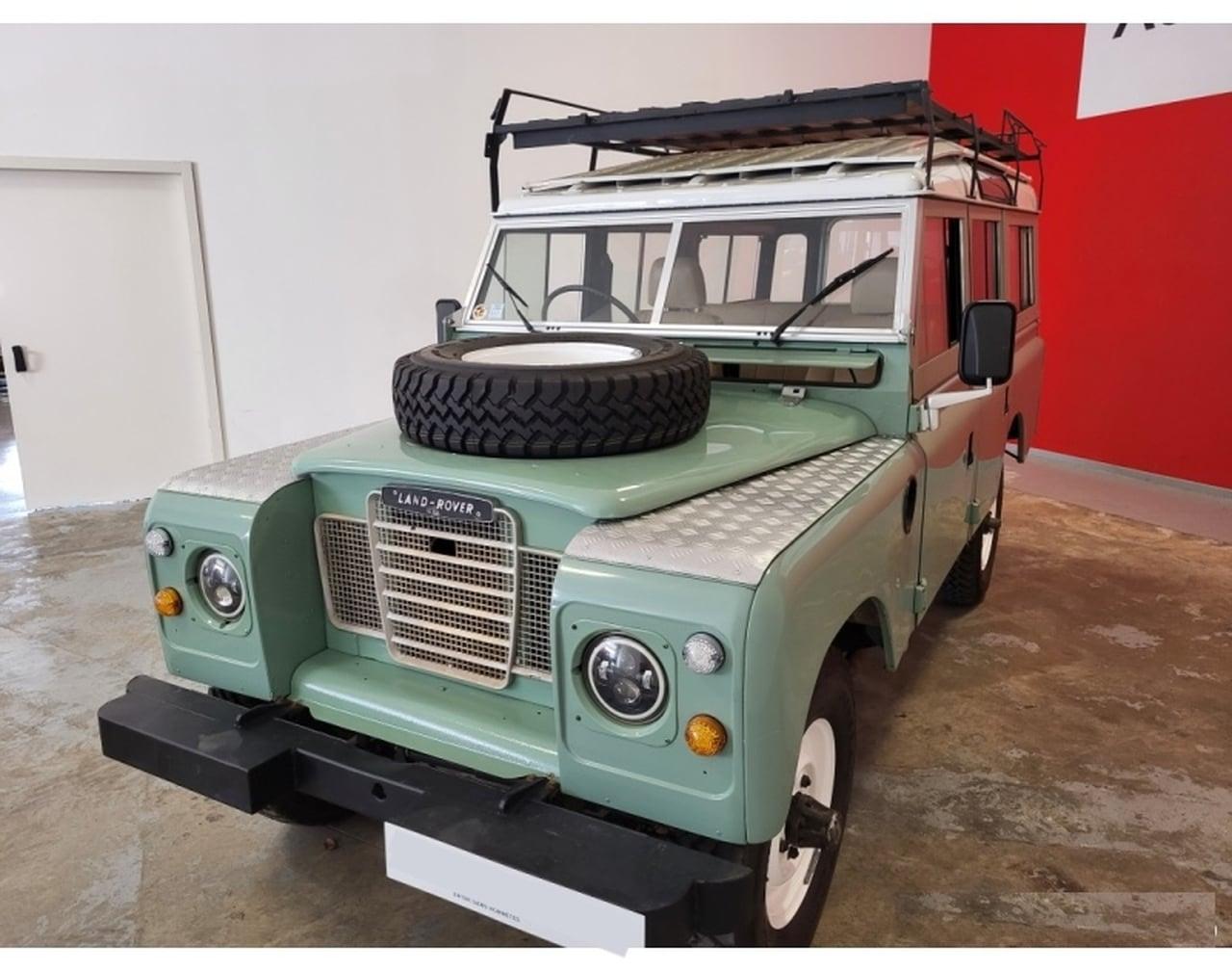 1980 Land Rover Série III 109" Break 2.6 six cylin LesAnciennes.com