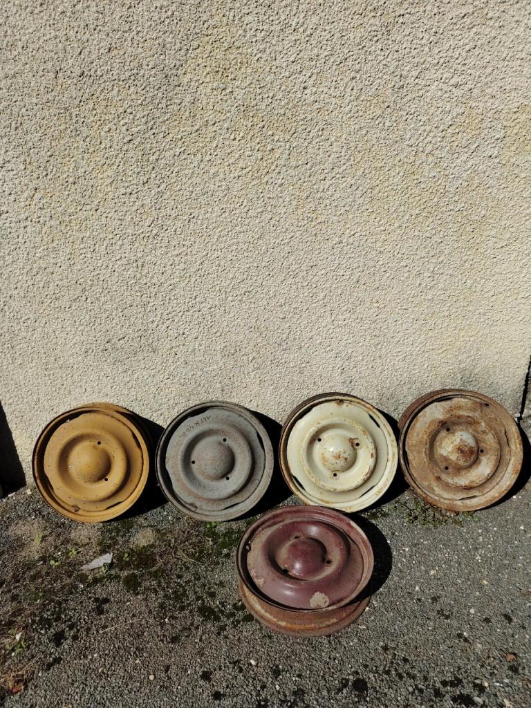 Pièces CITROEN 2CV AZ 5 jantes LesAnciennes.com