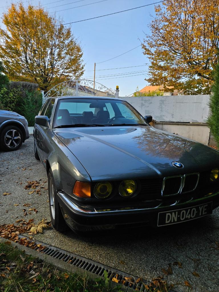 BMW 730 E32 - 1990 LesAnciennes.com