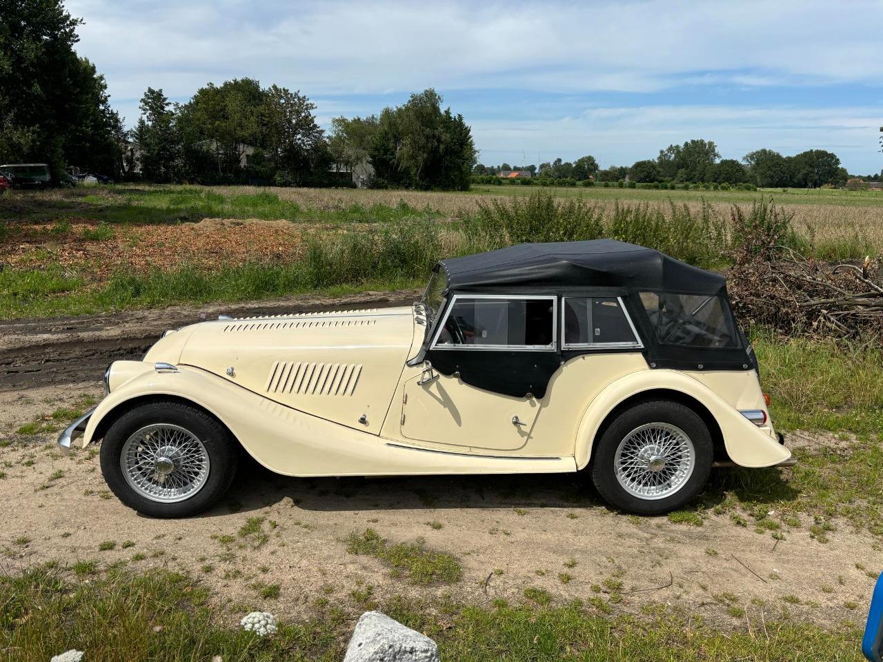 MORGAN 4/4 TOURER 4 places - - 1979 LesAnciennes.com