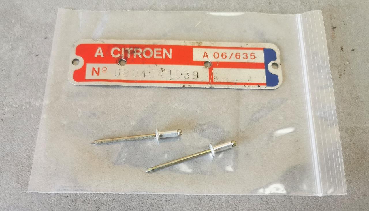 Plaque moteur A06/635 CITROEN 2CV 6 LesAnciennes.com