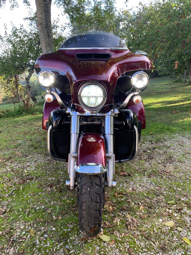 HARLEY DAVIDSON FLH Triglide LesAnciennes.com
