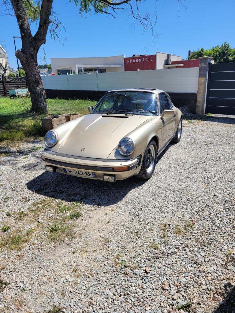 PORSCHE 911 coupé toit ouvrant - 1983 LesAnciennes.com
