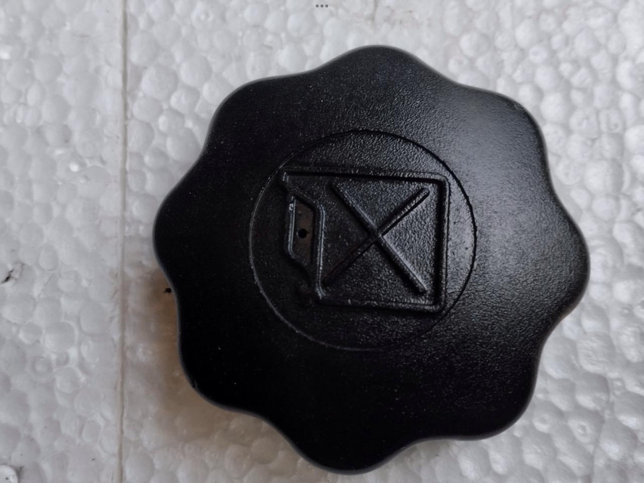 Bouchon essence RENAULT 6 (R6) (R5) LesAnciennes.com