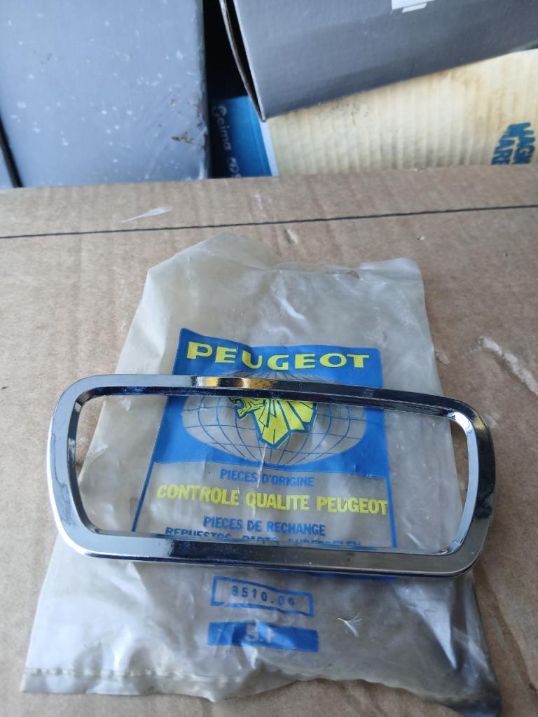Poignée PEUGEOT 304 LesAnciennes.com