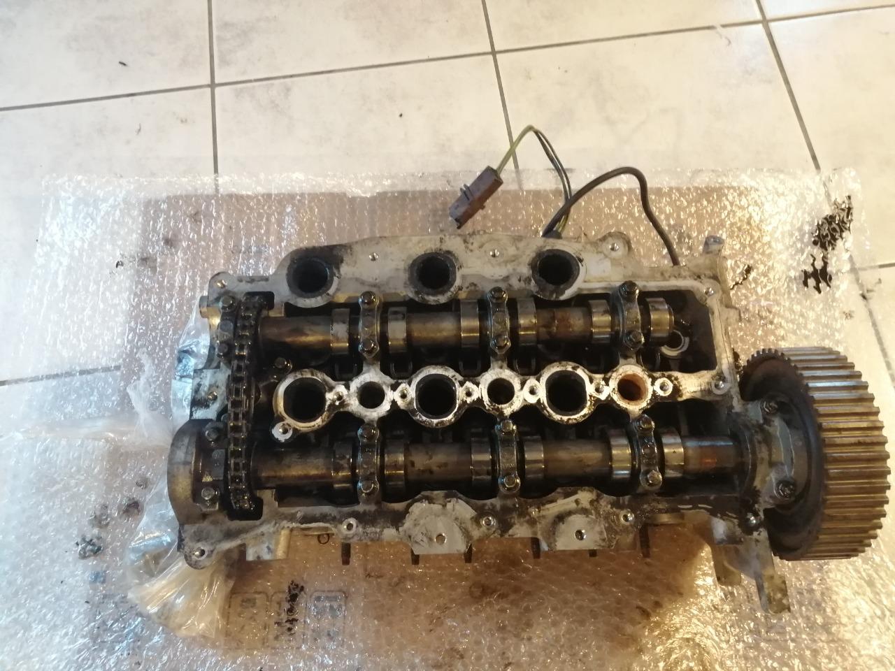 CITROEN C6 2.7 Culasse avec arbres à cames LesAnciennes.com