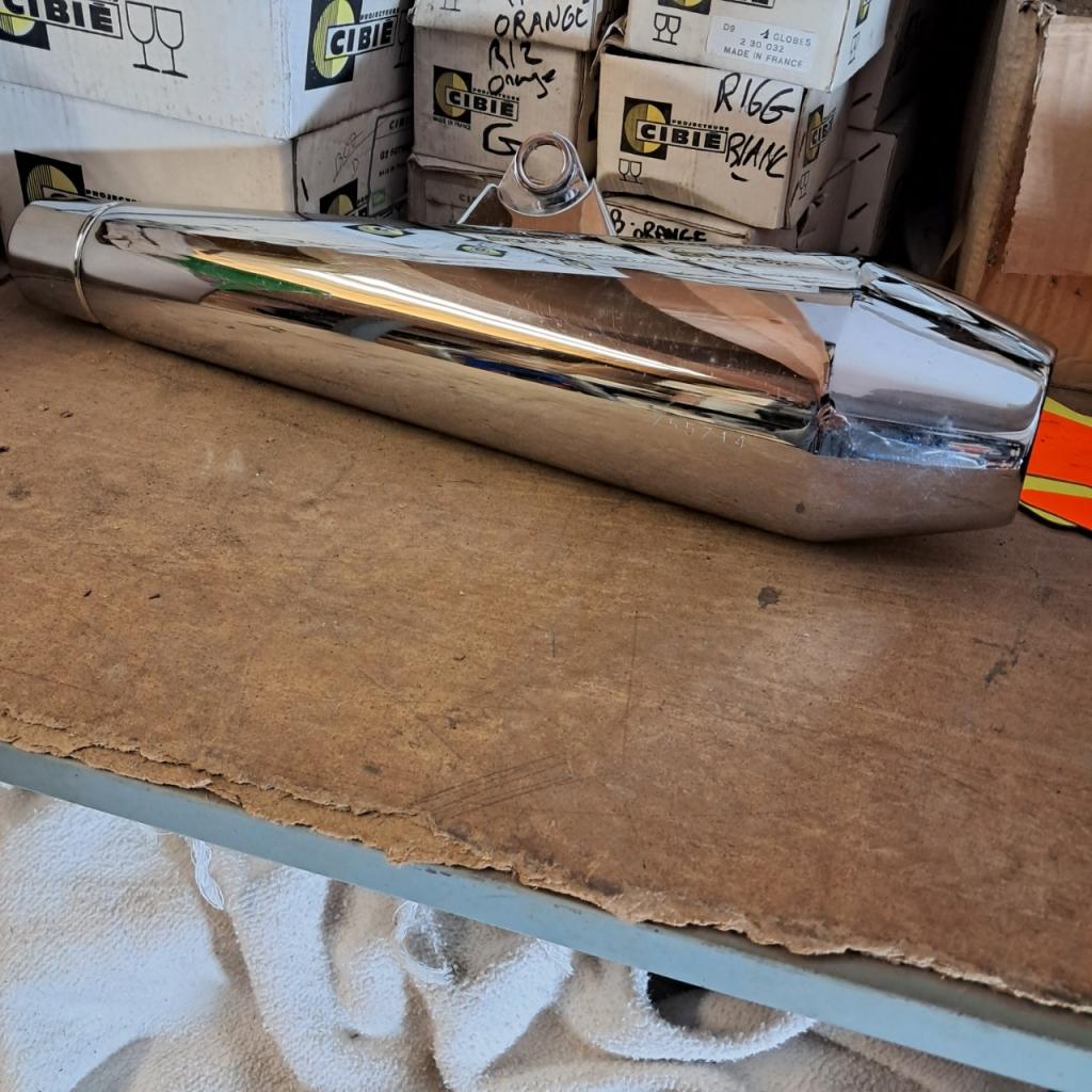 Silencieux gauche TRIUMPH Thruxton 1200 LesAnciennes.com