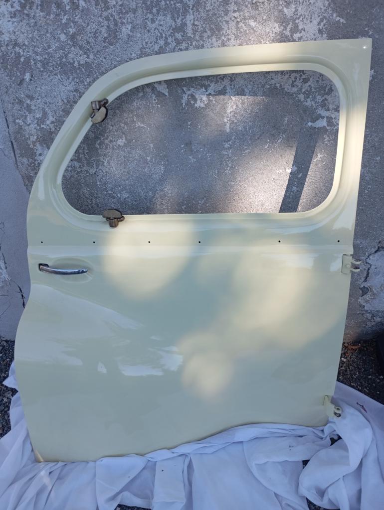 Porte pour RENAULT 4CV 1948 LesAnciennes.com