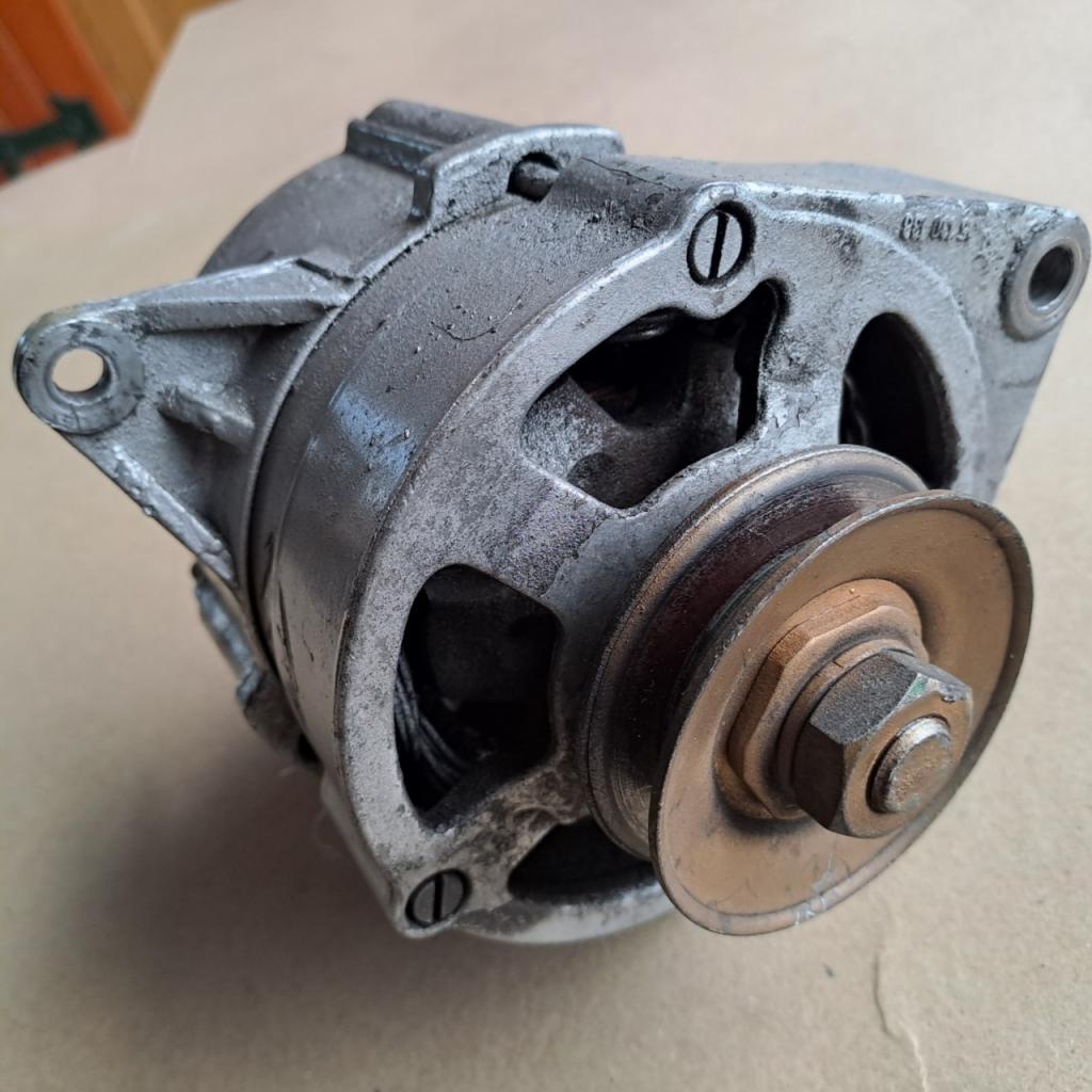 Alternateur 2 CV LesAnciennes.com