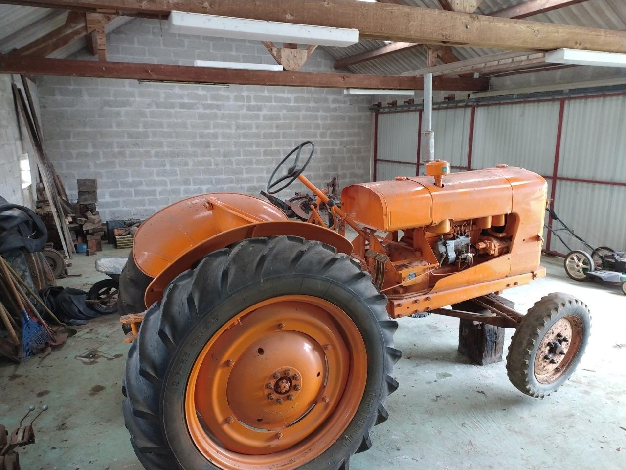 SOMECA Som 40 - 1958 LesAnciennes.com