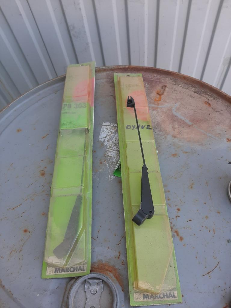 Lot de pièces CITROEN Dyane LesAnciennes.com