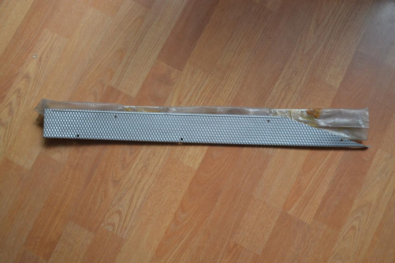 Marche pied, seuil, alu, AR G PEUGEOT 304 LesAnciennes.com