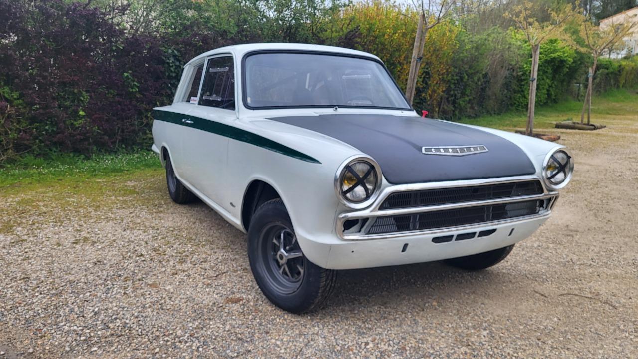 FORD Cortina Gt - 1964 LesAnciennes.com