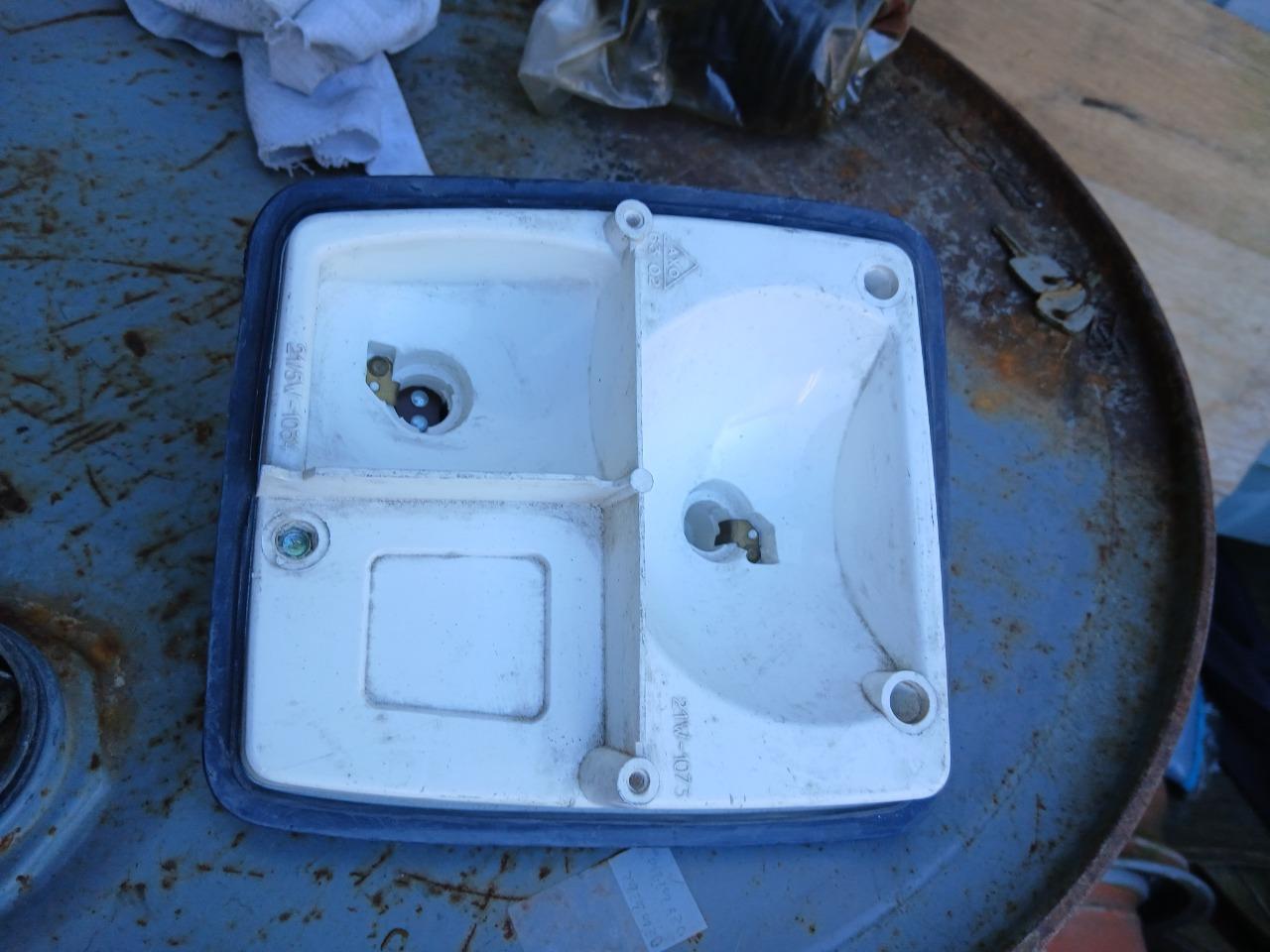 Platine SIMCA 1000 LesAnciennes.com