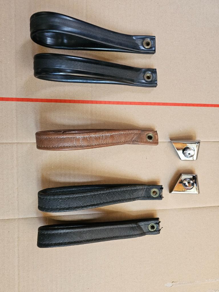 Dragonne , poignée CITROEN DS LesAnciennes.com