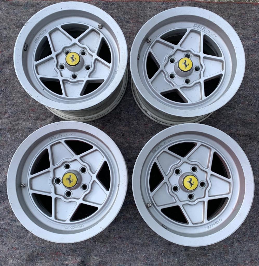 JANTES FERRARI CROMODORA 7 1/2" x 15" LesAnciennes.com