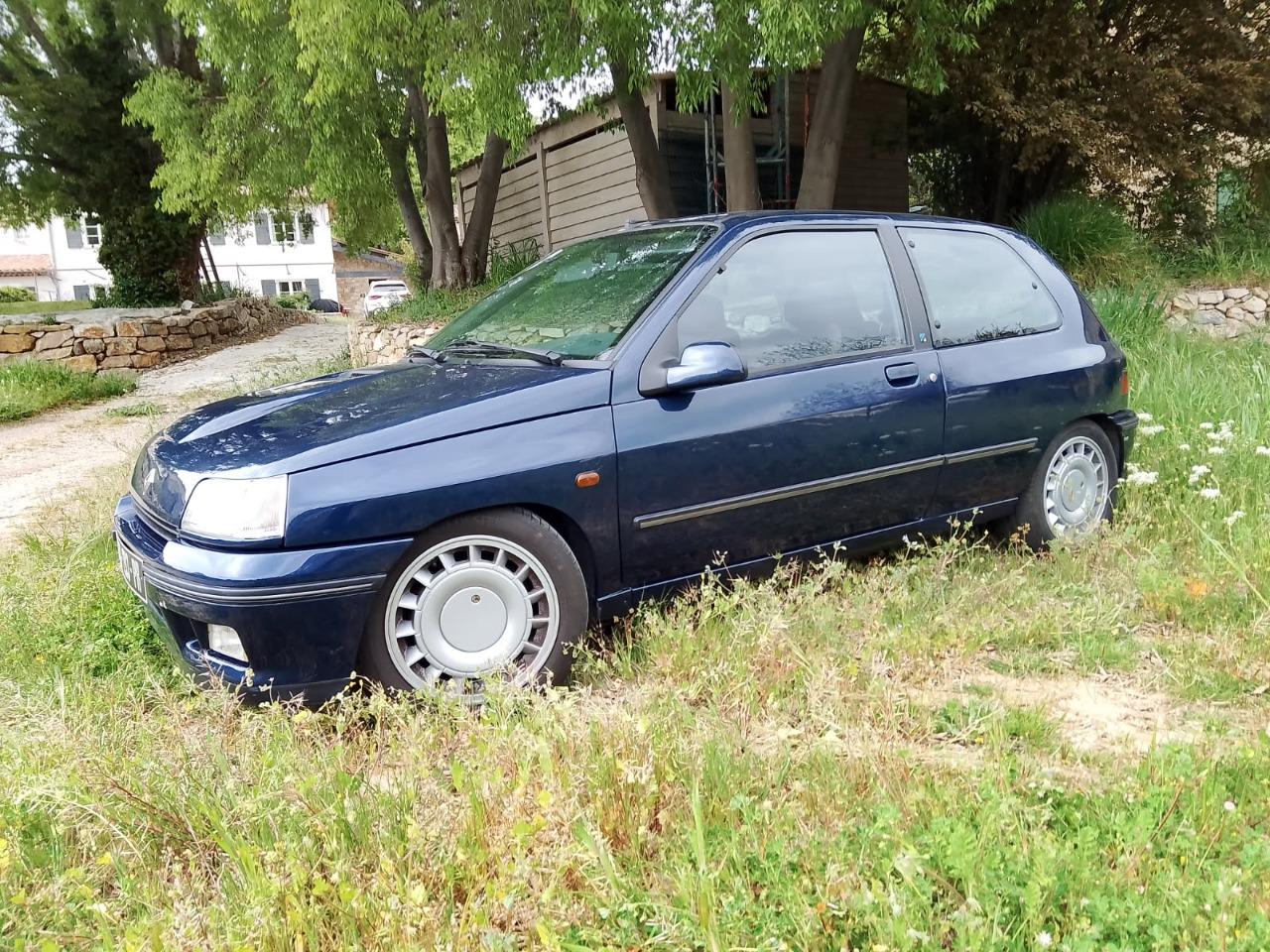 RENAULT Clio 16S - 1992 LesAnciennes.com