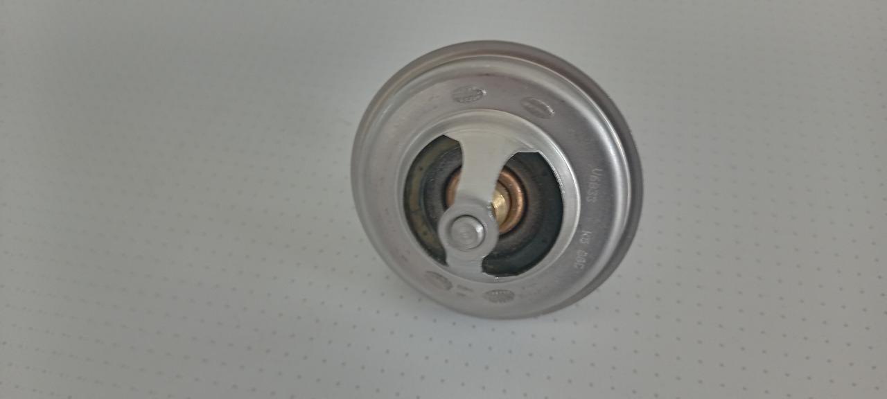 Thermostat MERCEDES 200 D W123 LesAnciennes.com