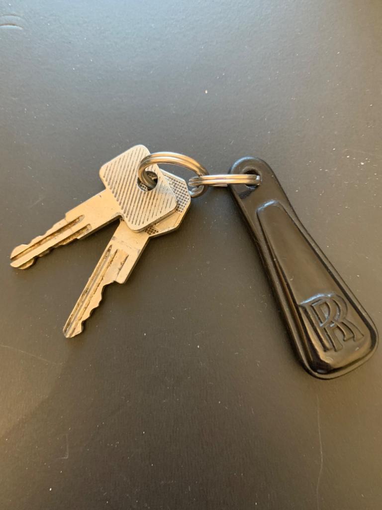 Porte clés ROLLS Royce avec Cles de ma 20/25 LesAnciennes.com