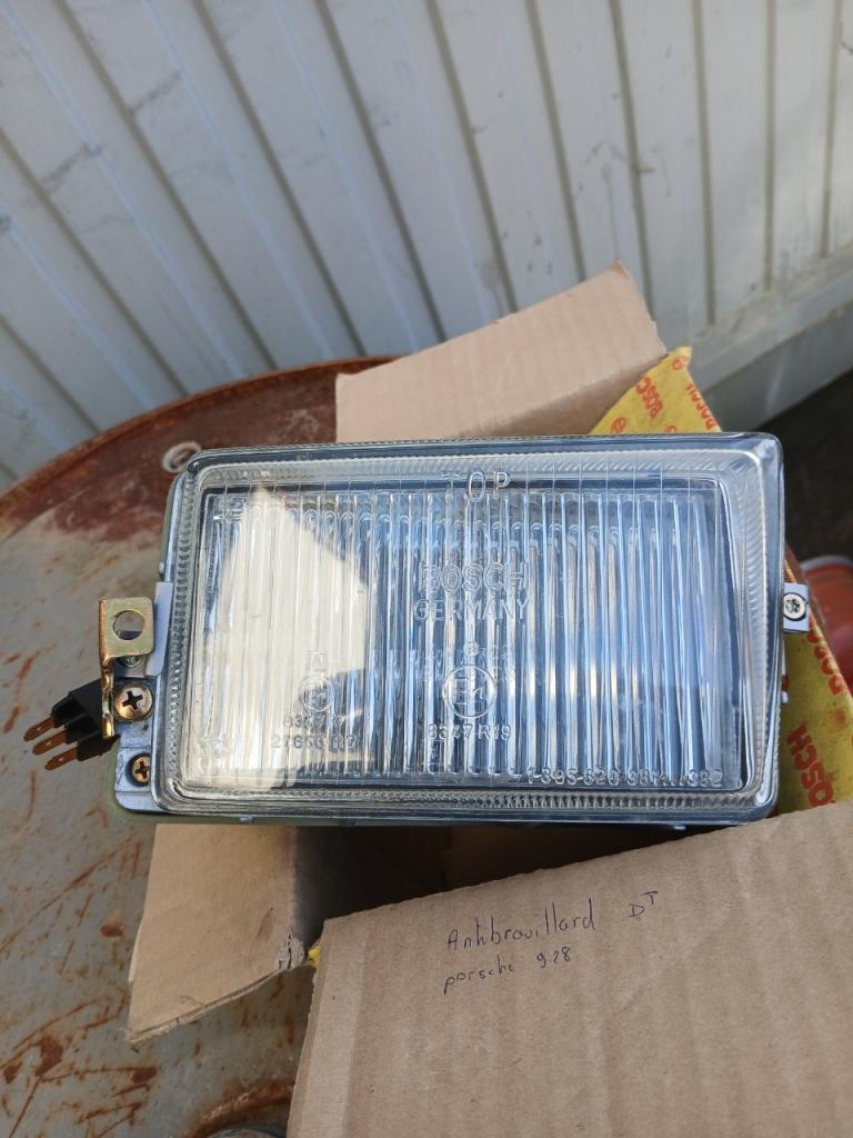 Antibrouillard PORSCHE 928 LesAnciennes.com