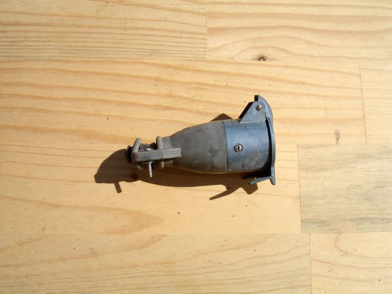 Prise Kheops rallonge alimentation 2 boches LesAnciennes.com