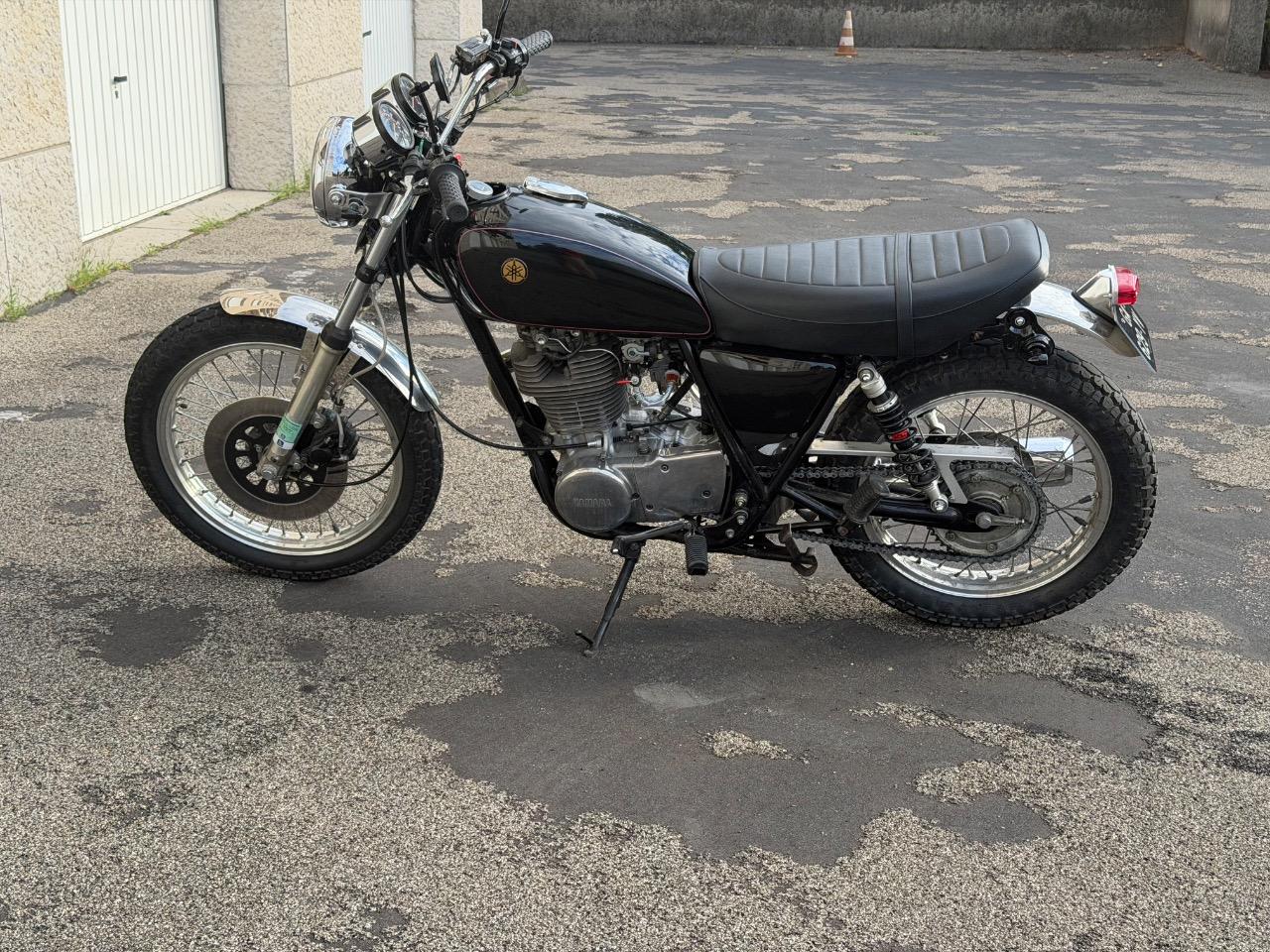 YAMAHA SR 400 - 1981 LesAnciennes.com