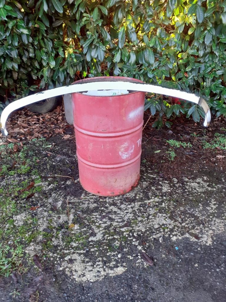 Pare choc RENAULT 12 (R12) LesAnciennes.com