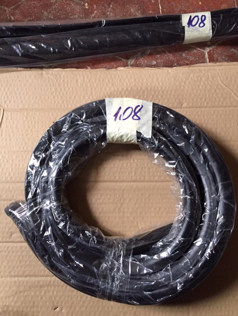 Caoutchoucs pare chocs MERCEDES 280 SE W108 LesAnciennes.com