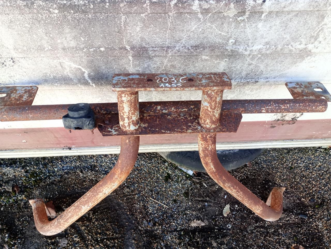 VENDS pièces PEUGEOT 203 berline LesAnciennes.com