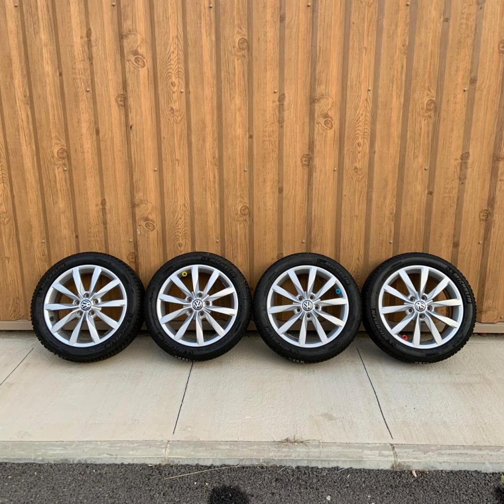 4 roues hiver Volkswagen 17 pouces 205/50 R17 LesAnciennes.com