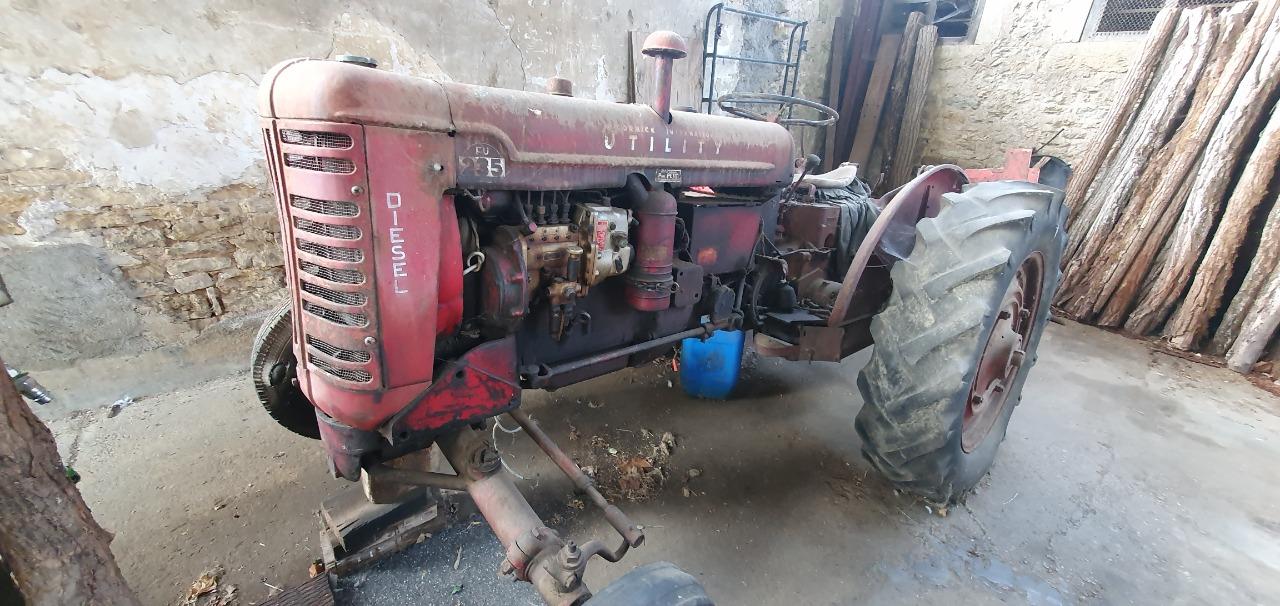 MCCORMICK Utility FU 235 D - 1957 LesAnciennes.com