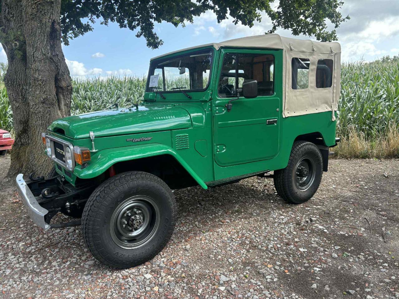 TOYOTA Land Cruiser BJ42 D - 1984 LesAnciennes.com