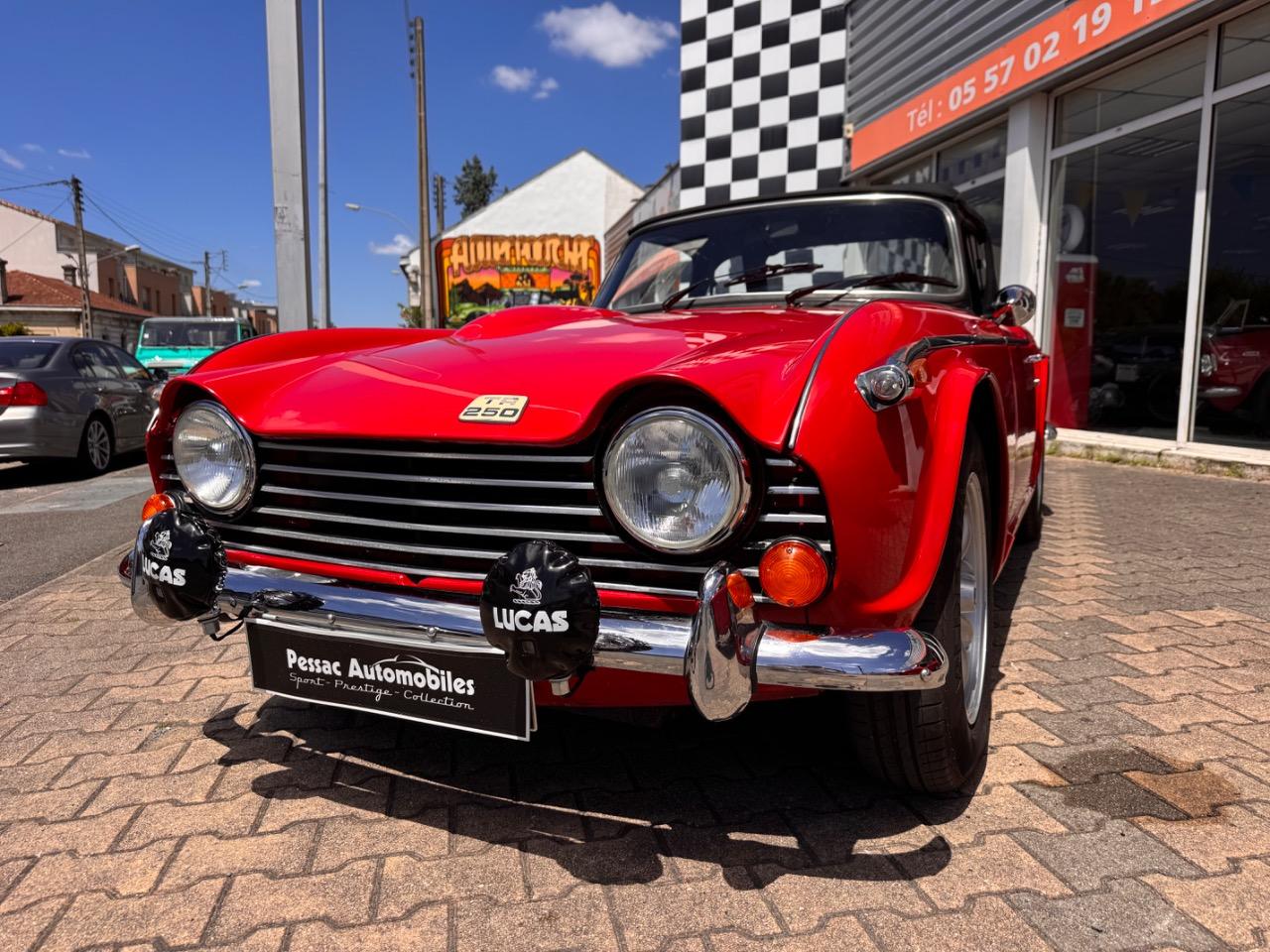 TRIUMPH TR250 Overdrive - 1968 LesAnciennes.com
