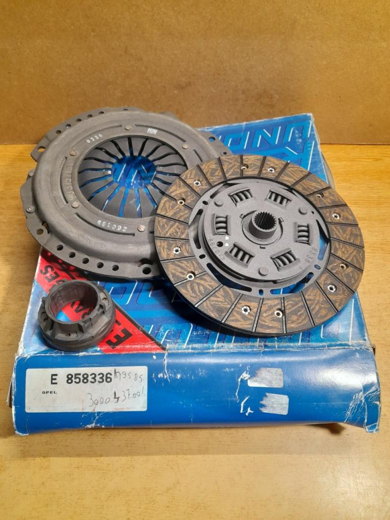 Kit Embrayage Opel Kadett 1.5L TD LesAnciennes.com