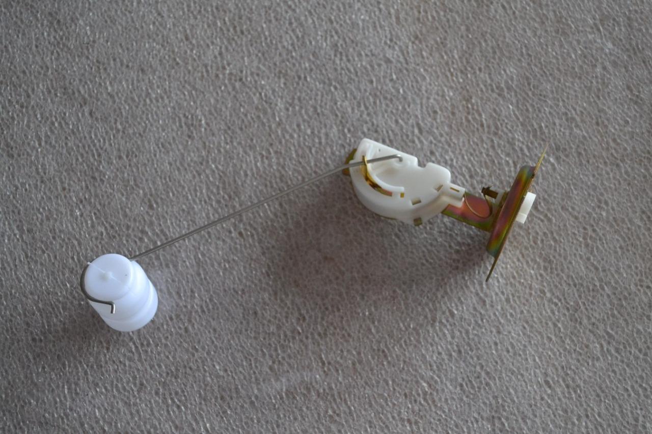 Jauge essence PEUGEOT 504 Coupé Cabriolet Sauf V6 LesAnciennes.com