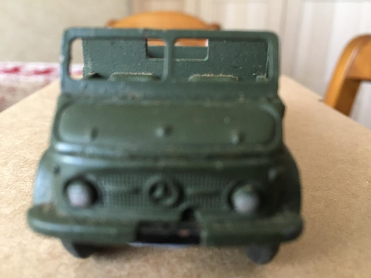 Dinky Toys Mercedes-Benz Unimog bâché 1/43 - Collection